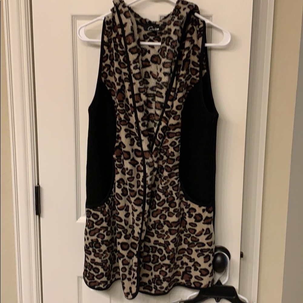 Leopard vest with hoodie